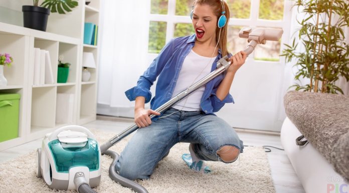 Как чистить мягкую мебель