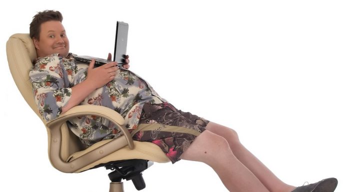 Почему полным людям нужна особая офисная мебель