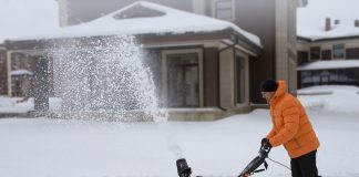 Где купить снегоуборщик?