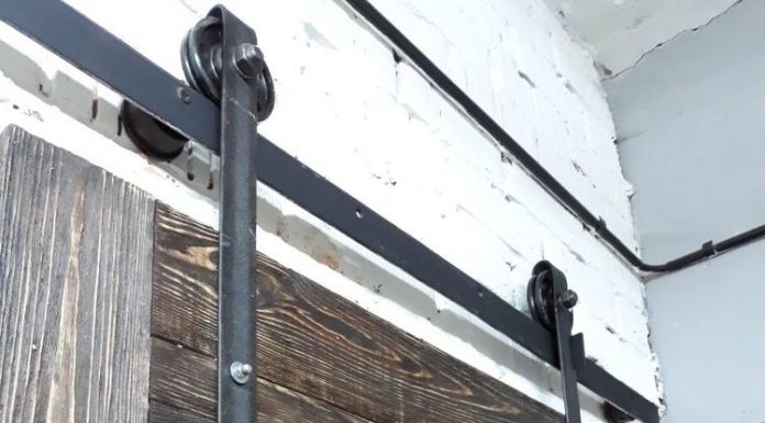 Особенности амбарных дверей