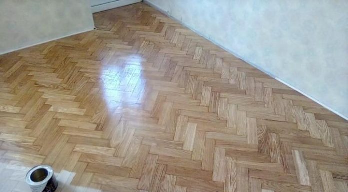 Зачем тонировать паркет