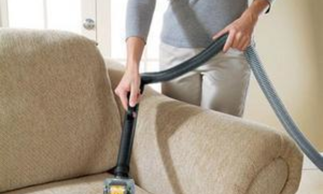 Стоит ли делать химчистку диванов?