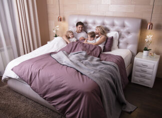 Двуспальные кровати: из каких элементов состоит качественная кровать и как выбор основания влияет на срок службы матраса