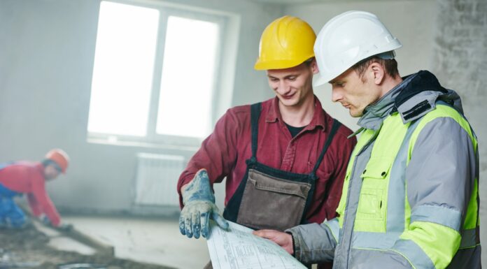 Строительная бригада — на что обращать внимание при выборе бригады для строительства дома?