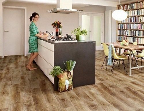 От чего зависит цена на ламинат: ламинаты без швов и с фаской, износостойкость напольного покрытия, пожарной безопасности ламината