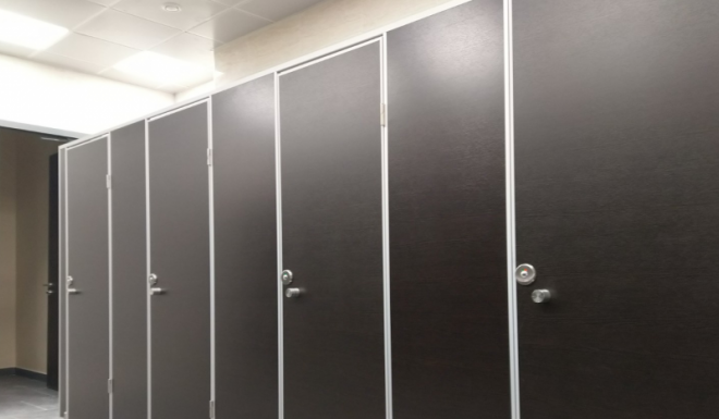 Какие сантехнические перегородки выбрать и для чего они нужны?