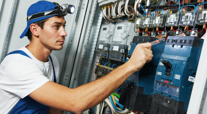 Помощь профессионального поставщика электротехнических услуг