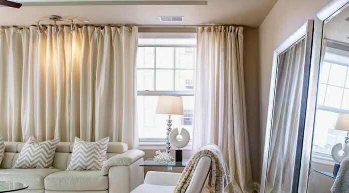 Рулонные шторы в интерьере