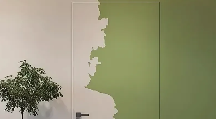 Скрытые двери в помещении