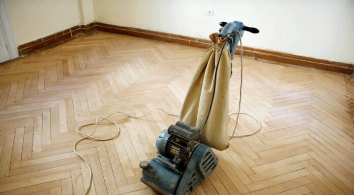 Зачем нужна циклевка паркета, и от каких недостатков напольного покрытия она помогает избавиться