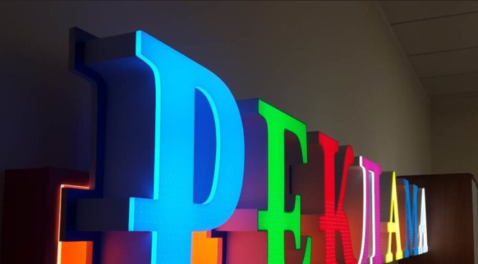 Особенности рекламных вывесок