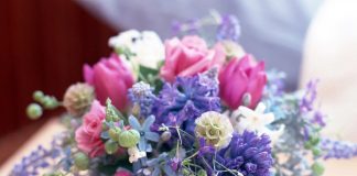 Как выбрать букет на 8 Марта: советы опытных флористов