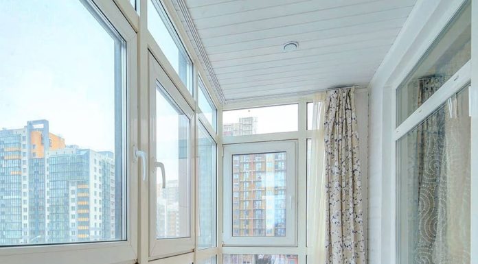 Недорогие окна Rehau: модель Delight для стильного теплого остекления