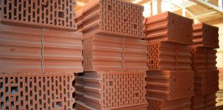 Какие стройматериалы закупают этой весной владельцы участков