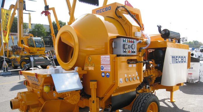 Плюсы использования мини-бетононасоса при строительстве частного дома