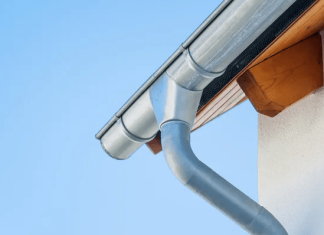 Желоб водосточный: особенности выбора