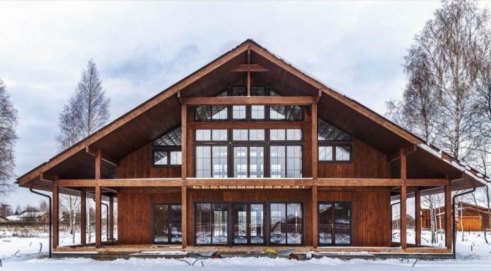 Почему строительство домов из дерева популярно, и каким способом их строят в последнее время