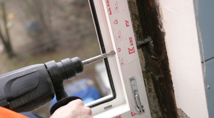 Как установить пластиковое окно