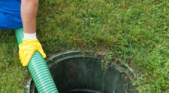 Биопрепараты с бактериями для септиков, выгребных ям и промышленного применения: помощь в выборе