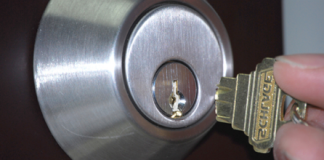 Как вскрывают двери с различными механизмами замков: причины поломки дверей, требующие помощи профессионалов