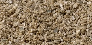 Чем полезен растениям вермикулит: как именно его применяют