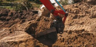 Вывоз грунта: важное звено в строительстве и озеленении