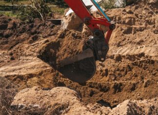 Вывоз грунта: важное звено в строительстве и озеленении