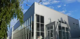 Производство сэндвич-панелей: технология и особенности