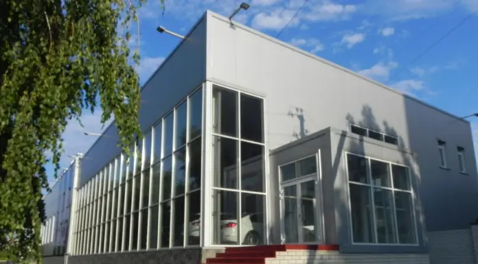 Производство сэндвич-панелей: технология и особенности