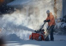 Бензиновые снегоуборщики: эффективность и удобство в борьбе с снегопадами