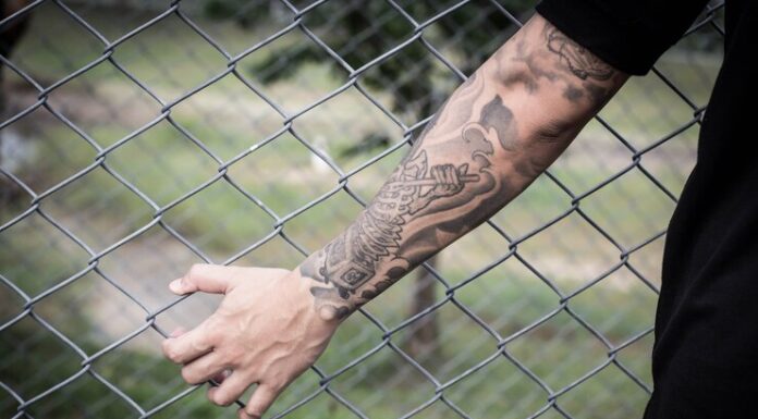 Воровская татуировка «Фрегат»: символика, значение и история