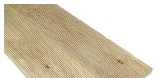 Террасная доска с антискользящей поверхностью: безопасность и комфорт