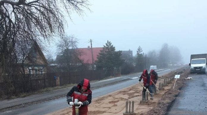 Устройство шпунтового ограждения котлована