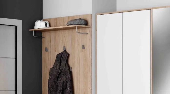 Вешалки в прихожую: что это такое, для чего нужно