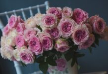 Букеты из кустовых роз с доставкой: профессиональный подбор композиций для особенных моментов жизни