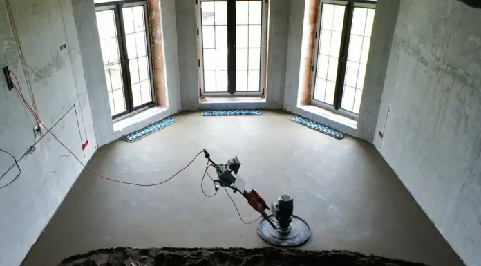 От чего зависит цена полусухой стяжки пола