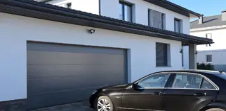 Различные типы гаражных ворот: секционные, откатные, распашные, подъемные и их особенности