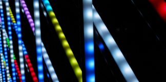 Светодиодные светильники и гибкий неон: современное решение для освещения и декора