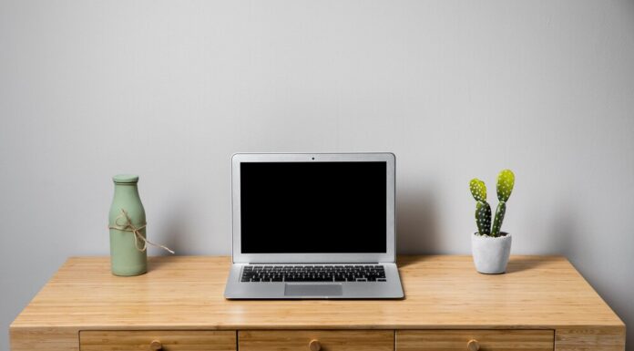 Выбор компьютерного стола для работы с несколькими мониторами: что учесть