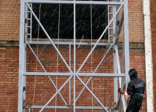 Этапы демонтажа башенного крана: от подготовки до завершения