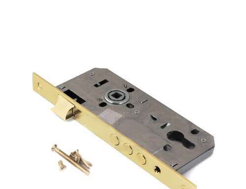 Как выбрать врезной замок для двери: советы и рекомендации