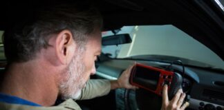 Автомобильный эндоскоп с записью: зачем он нужен