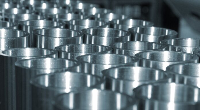 Металлические изделия в сельском хозяйстве: техника и оборудование