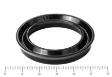 Контроль утечек в производстве: уплотнители, герметики, манжеты — что работает лучше?