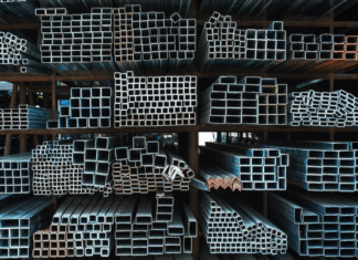 Бесшовные и профильные трубы: основные различия и сферы применения