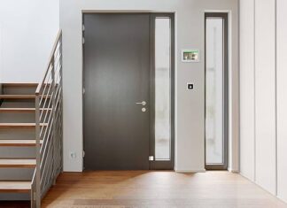 Как выбрать входную металлическую дверь для дачи: ключевые критерии