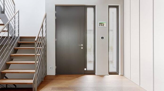 Как выбрать входную металлическую дверь для дачи: ключевые критерии