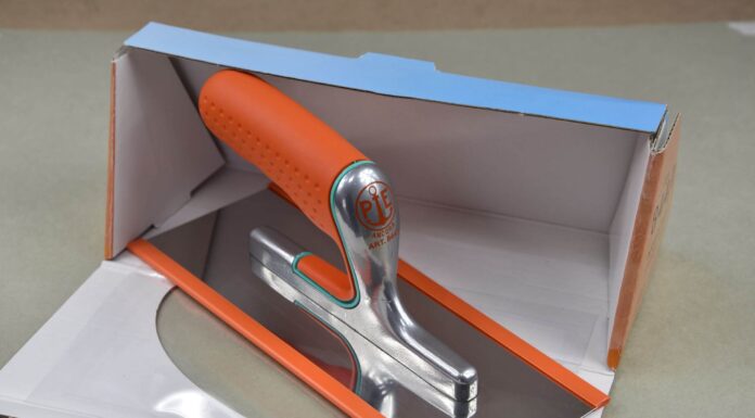 Профессиональная кельма: какая бывает и для чего нужна