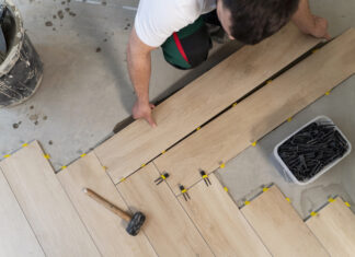 Как проводят укладку паркета под ключ: от подготовки основания до финишной отделки