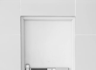 Как выбрать технические двери в Красноярске: советы экспертов